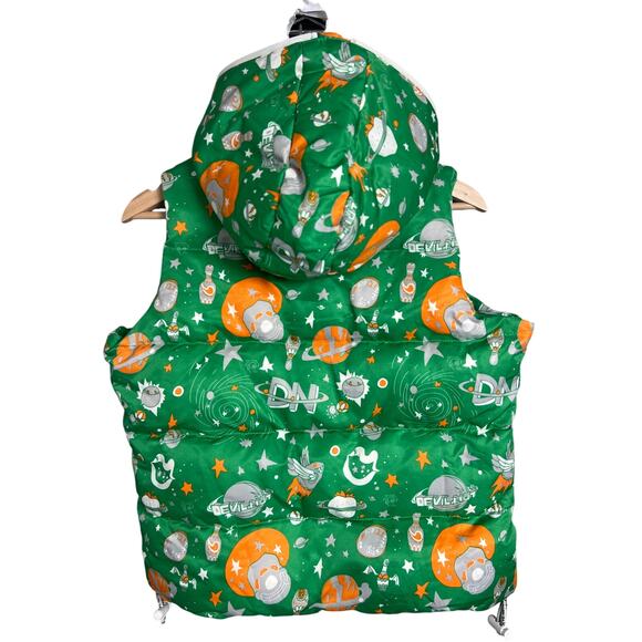 Devil Nut Under Red Flag Vest Jacket Size Medium polyester Green Teen - Picture 2 of 6